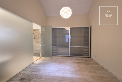 Renovated 133 sqm Pet-Friendly Apartment in the City Center