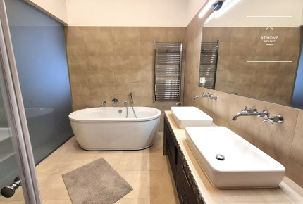 Renovated 133 sqm Pet-Friendly Apartment in the City Center