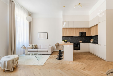 Elegant, bright 91 m² apartment with spacious rooms in the heart of District VI