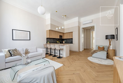 Elegant, bright 91 m² apartment with spacious rooms in the heart of District VI