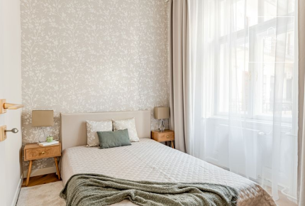Elegant, bright 91 m² apartment with spacious rooms in the heart of District VI