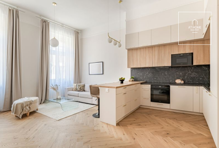 Elegant, bright 91 m² apartment with spacious rooms in the heart of District VI