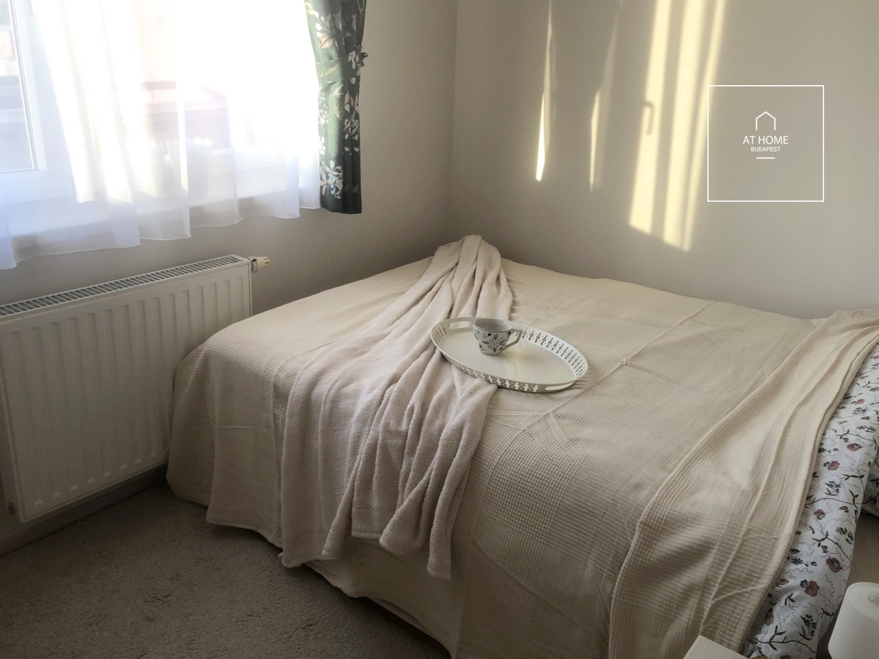 Top-Floor Apartment with Panoramic Views and 25 m² Terrace in District XI