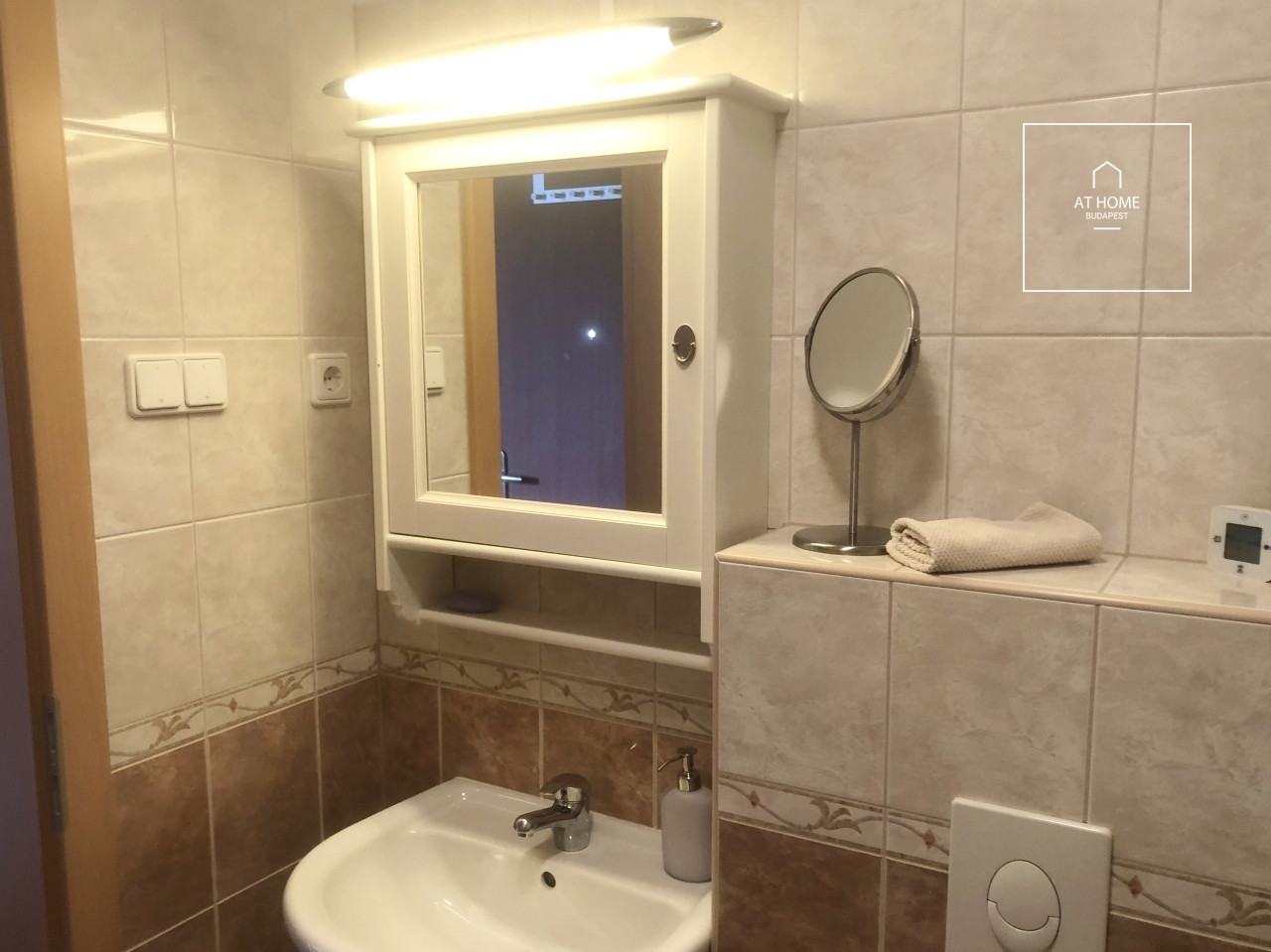 Top-Floor Apartment with Panoramic Views and 25 m² Terrace in District XI