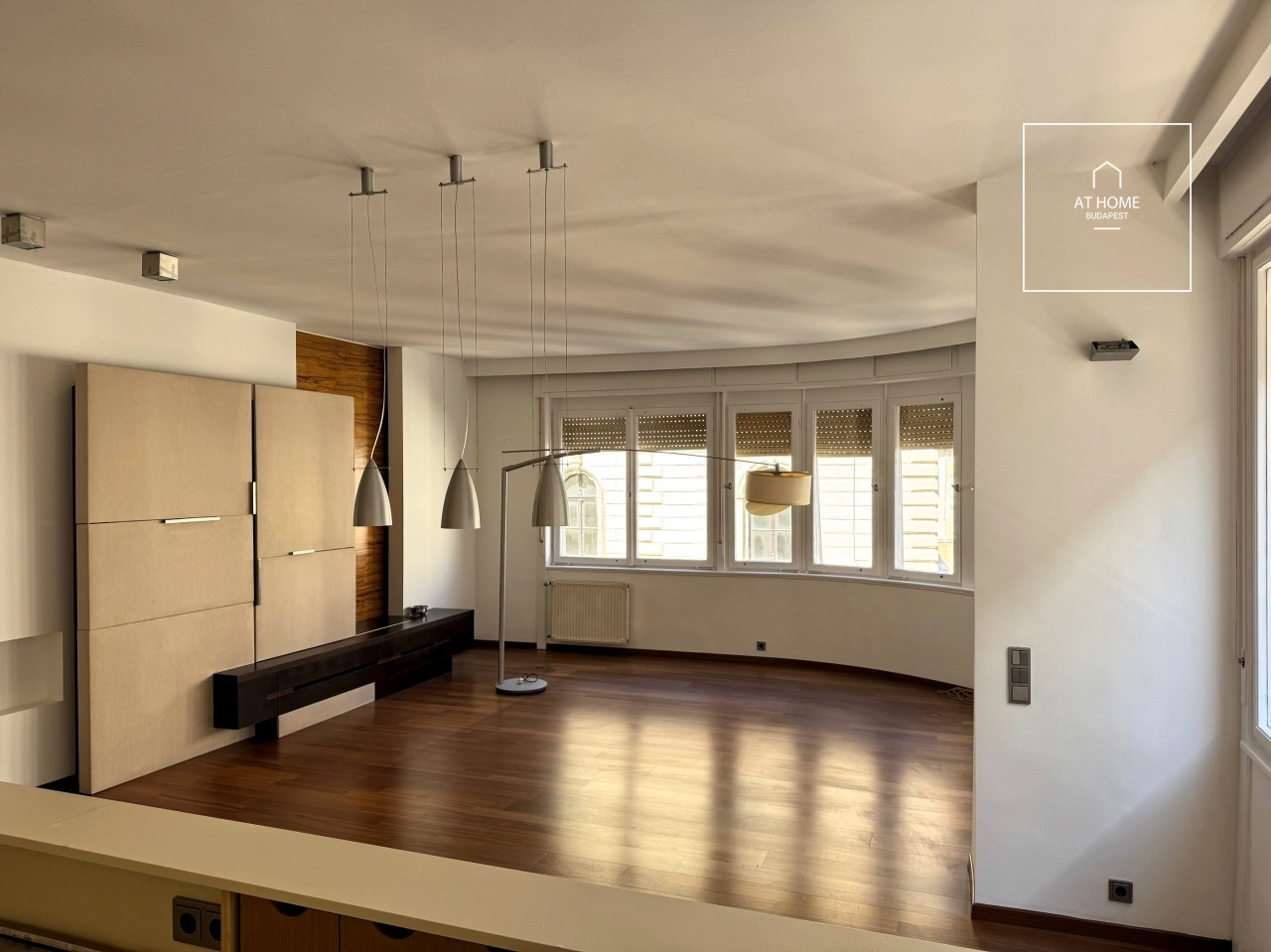 Renovated panoramic corner apartment in the city center, District V