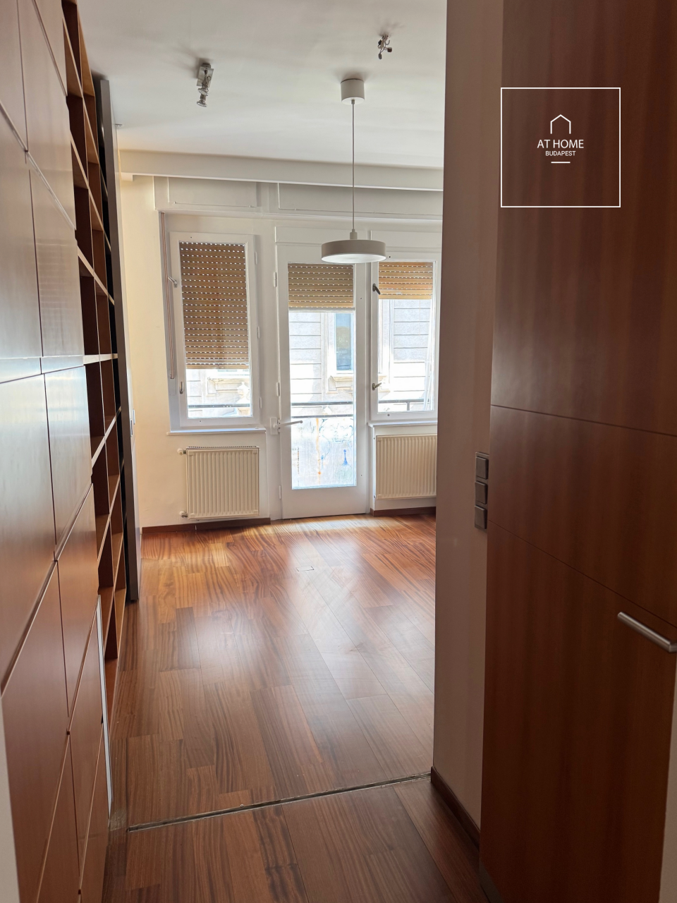 Renovated panoramic corner apartment in the city center, District V