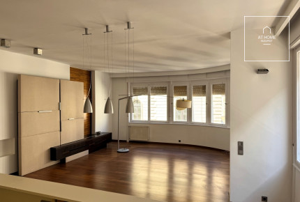 Renovated panoramic corner apartment in the city center, District V