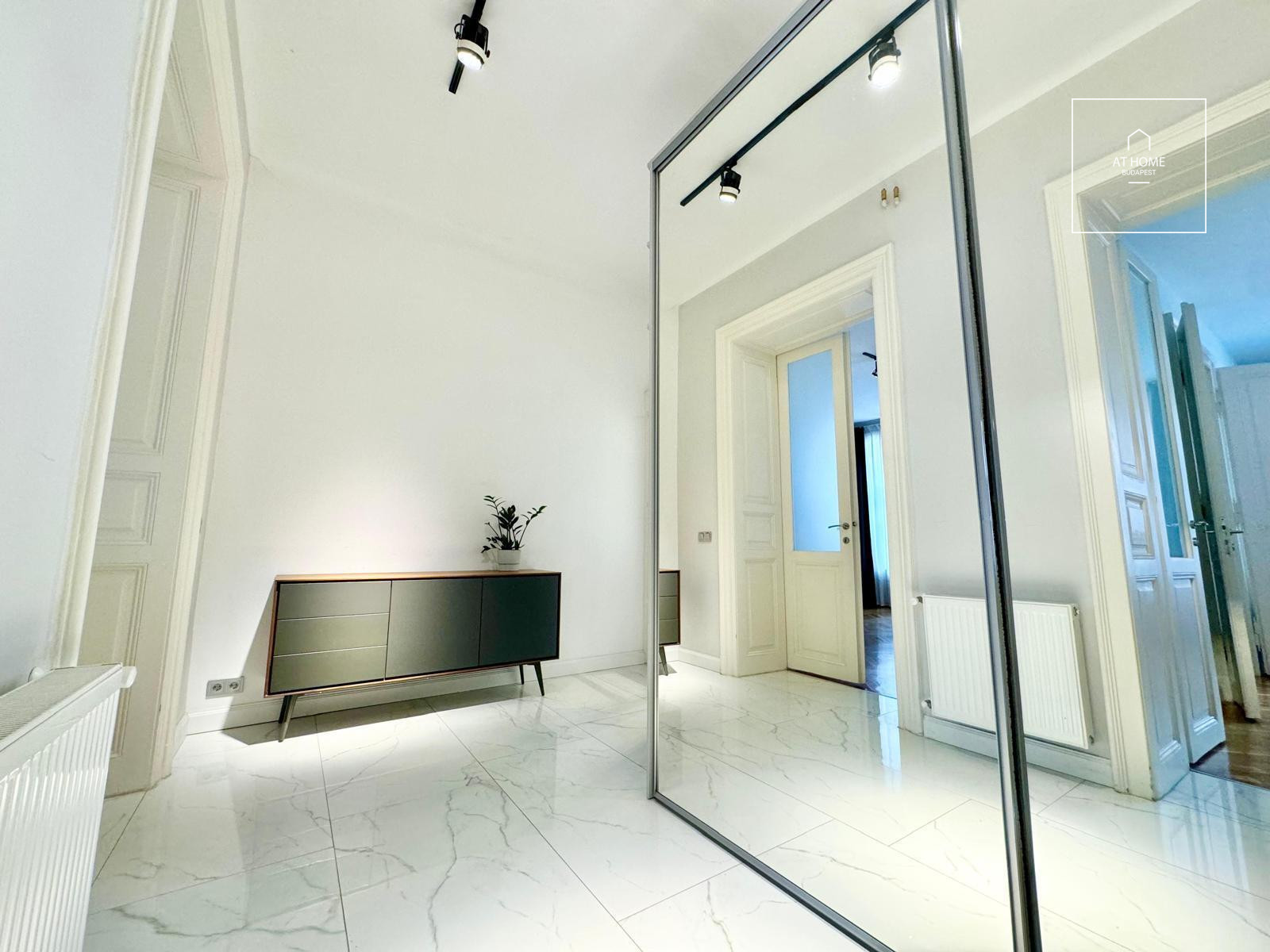 Premium refurbished one-bedroom apartment for rent in the 6th district of Budapest, Terézváros