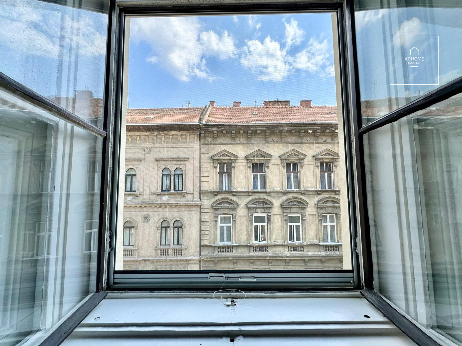 Premium refurbished one-bedroom apartment for rent in the 6th district of Budapest, Terézváros