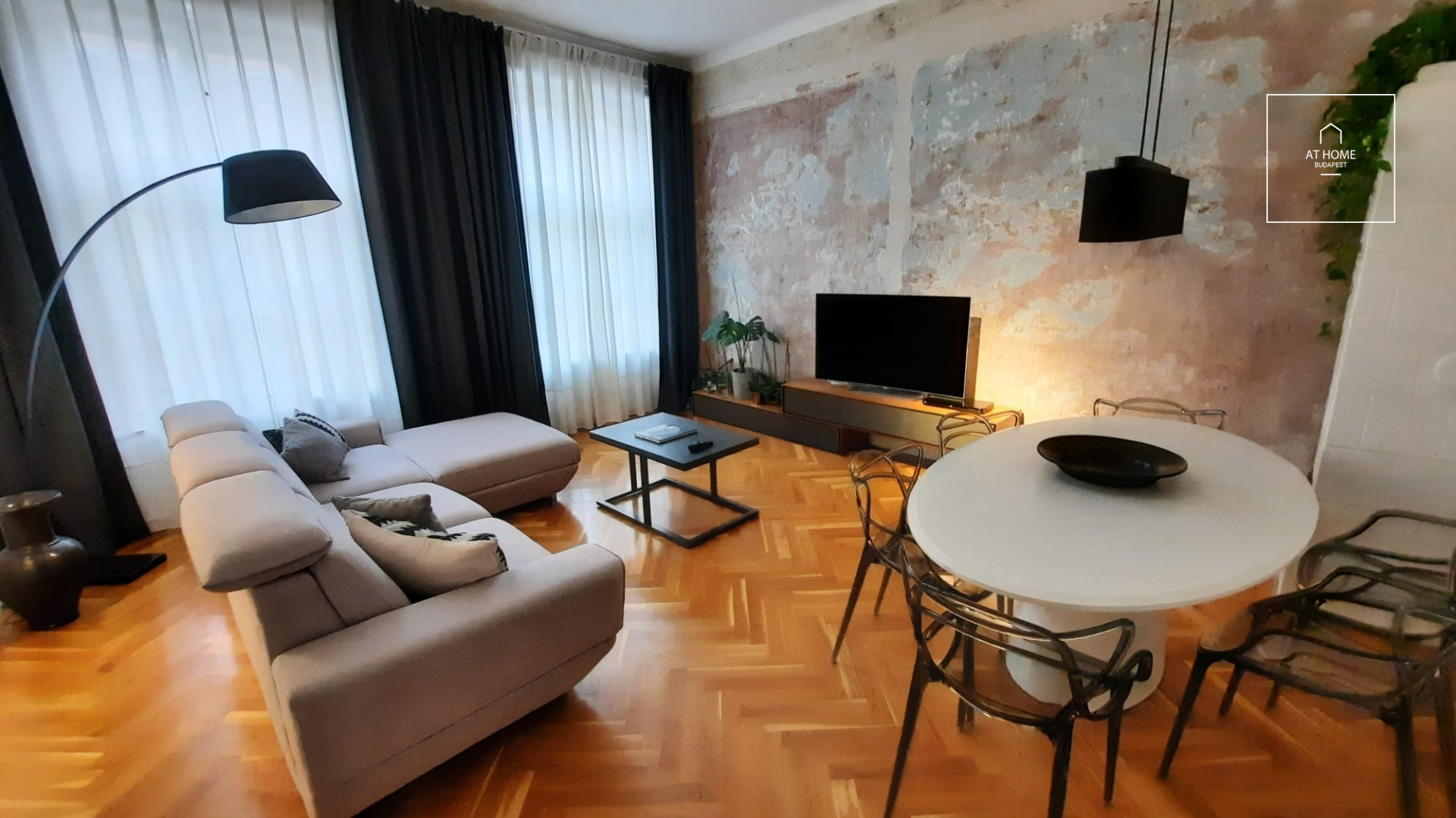 Premium refurbished one-bedroom apartment for rent in the 6th district of Budapest, Terézváros