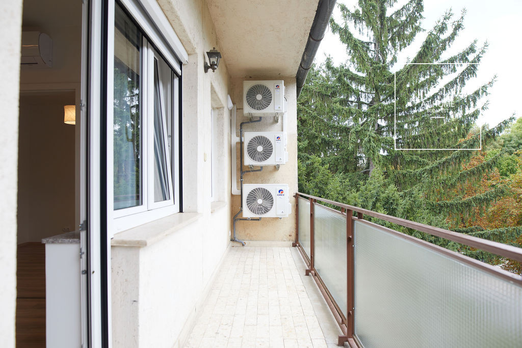 Fully Renovated 3-Bedroom Apartment with Balcony in District XII