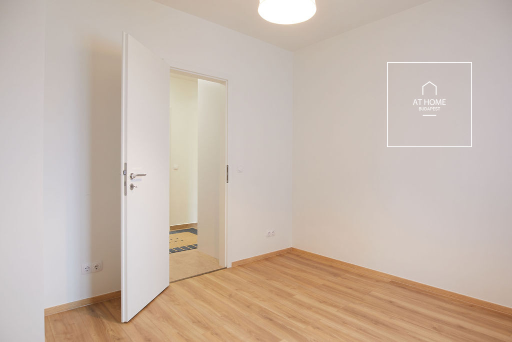 Fully Renovated 3-Bedroom Apartment with Balcony in District XII