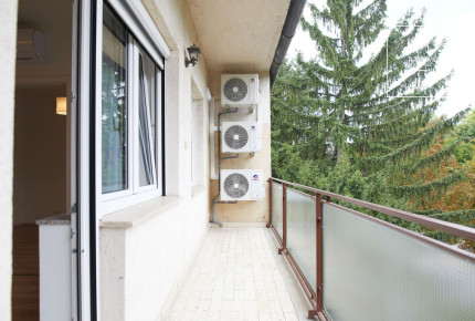 Fully Renovated 3-Bedroom Apartment with Balcony in District XII