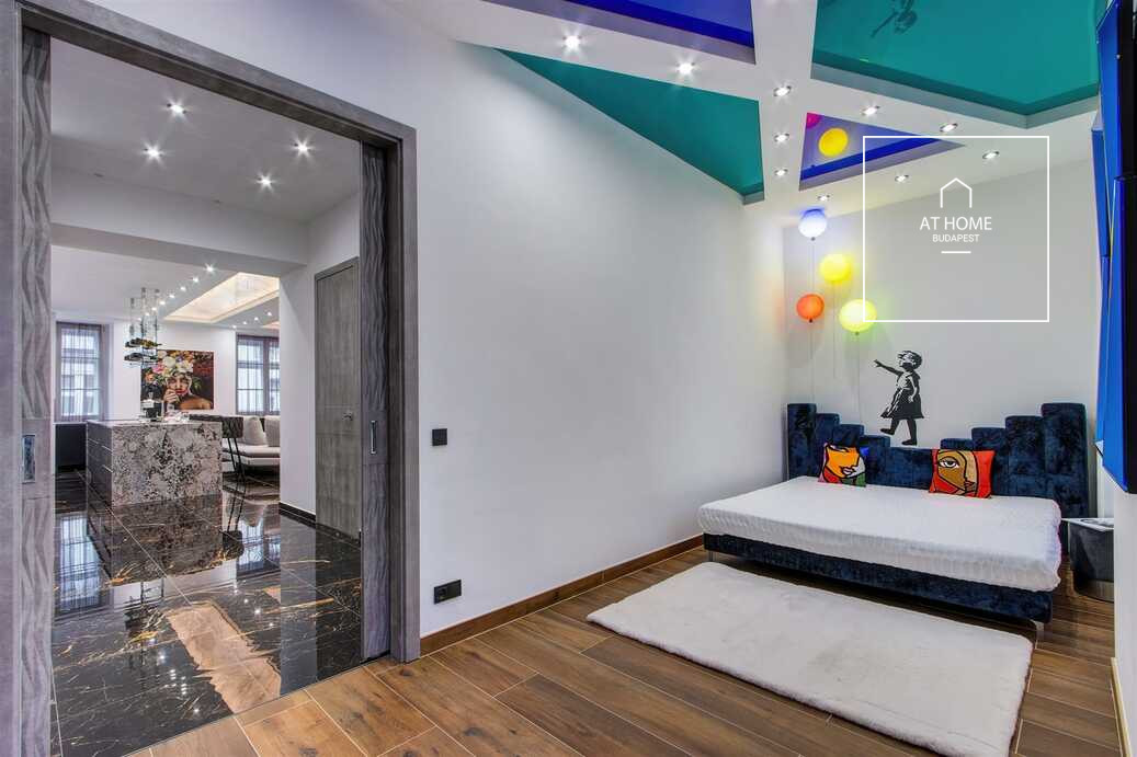 Three-bedroom luxury apartment for rent in the 5th district of Budapest