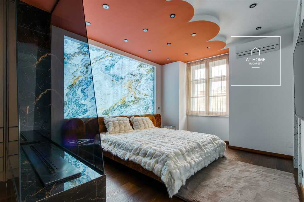 Three-bedroom luxury apartment for rent in the 5th district of Budapest