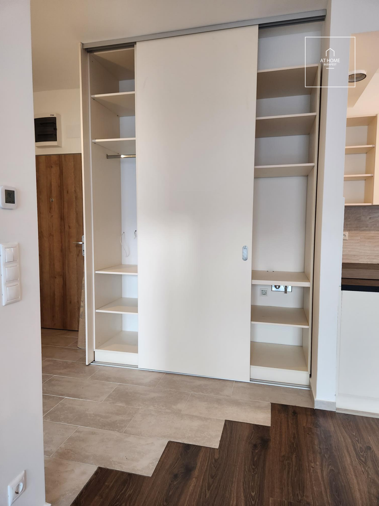 A two-bedroom premium apartment is available for rent in the 13th district of Budapest, Újlipótváros