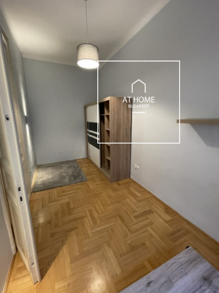 Pet-Friendly 3-Bedroom Apartment for Long-Term Rent in District VI