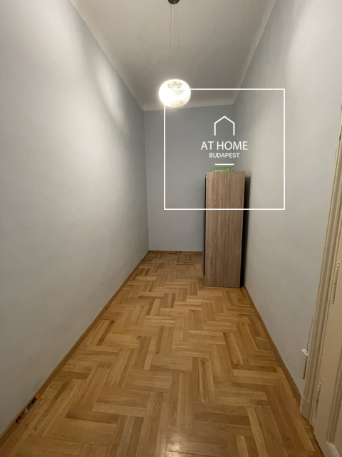 Pet-Friendly 3-Bedroom Apartment for Long-Term Rent in District VI