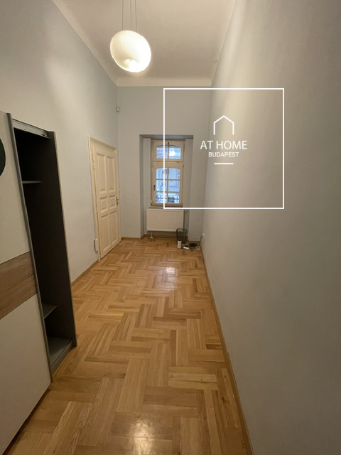 Pet-Friendly 3-Bedroom Apartment for Long-Term Rent in District VI