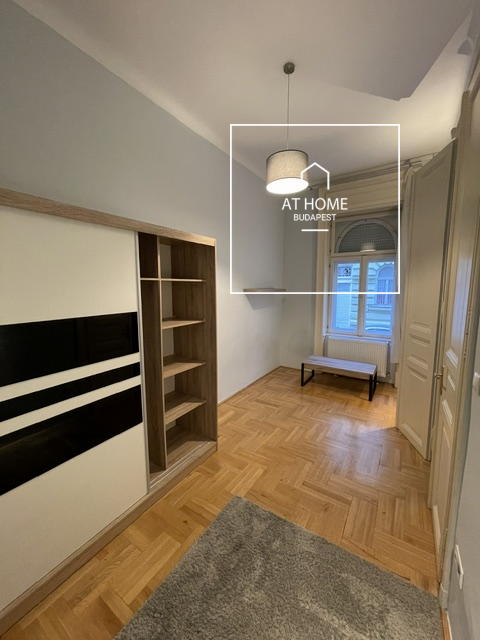 Pet-Friendly 3-Bedroom Apartment for Long-Term Rent in District VI