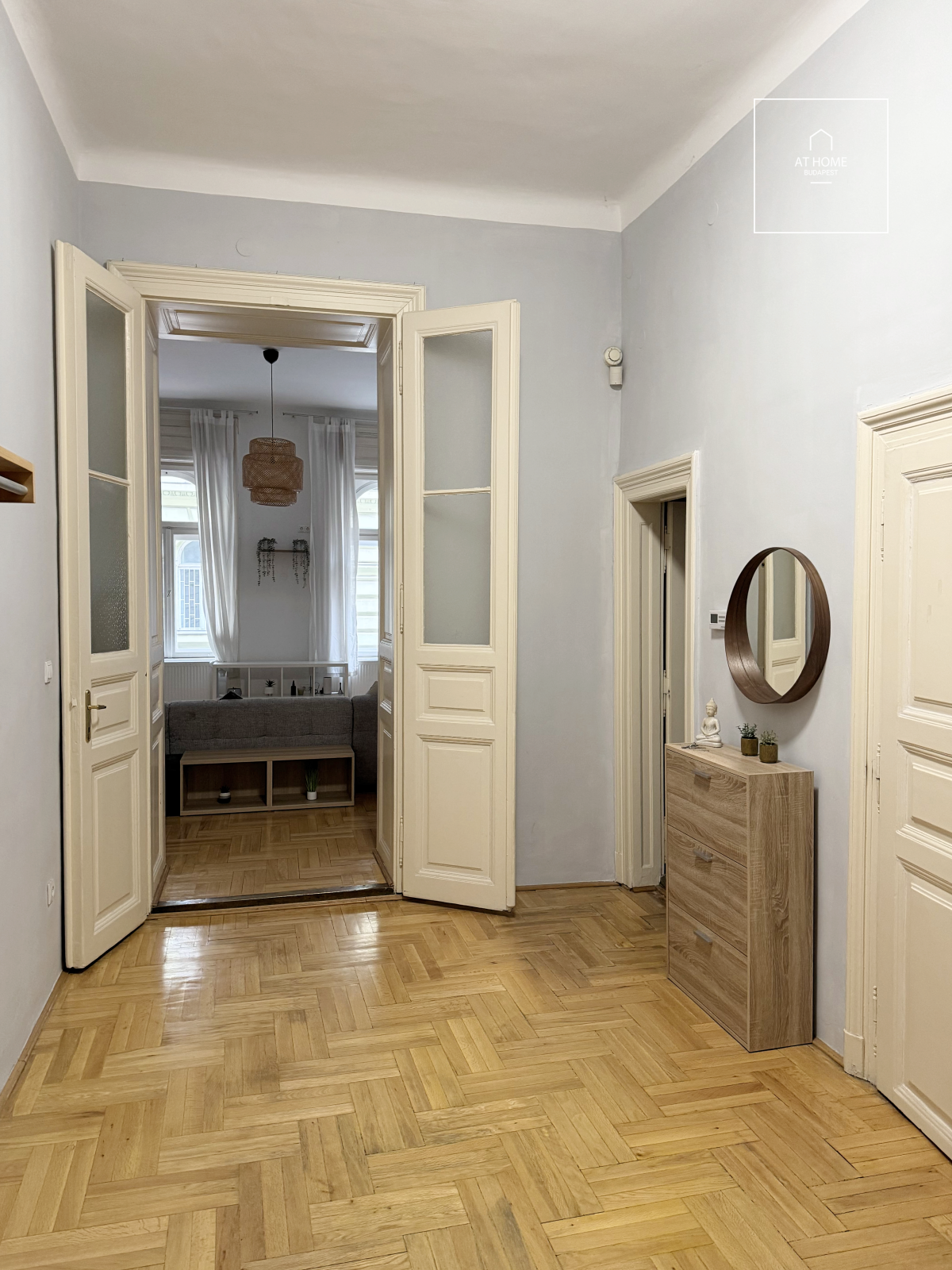 Pet-Friendly 3-Bedroom Apartment for Long-Term Rent in District VI