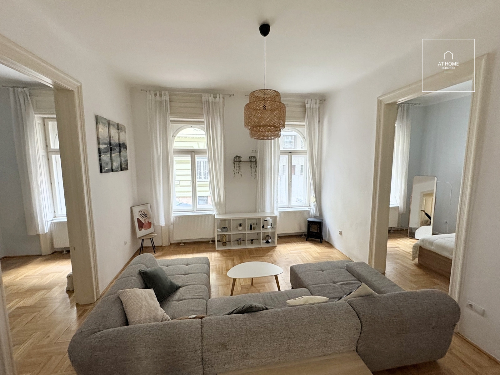 Pet-Friendly 3-Bedroom Apartment for Long-Term Rent in District VI