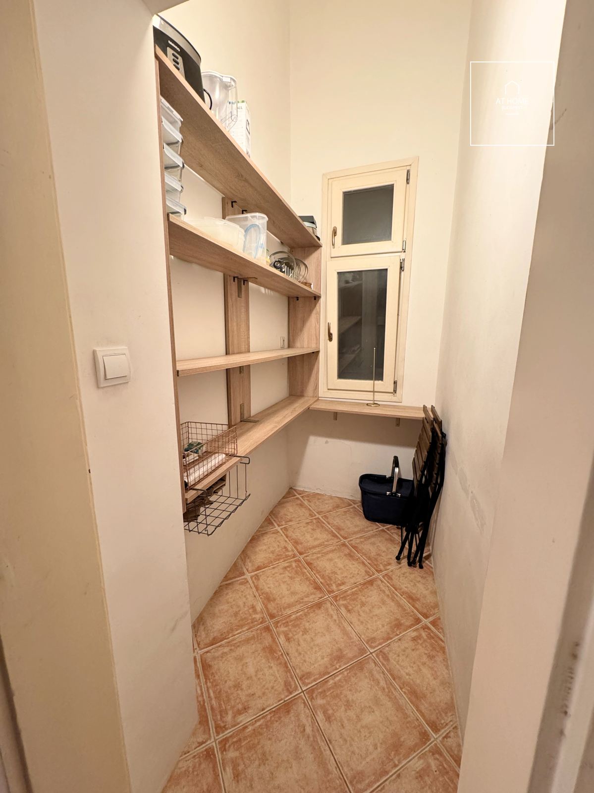 Pet-Friendly 3-Bedroom Apartment for Long-Term Rent in District VI