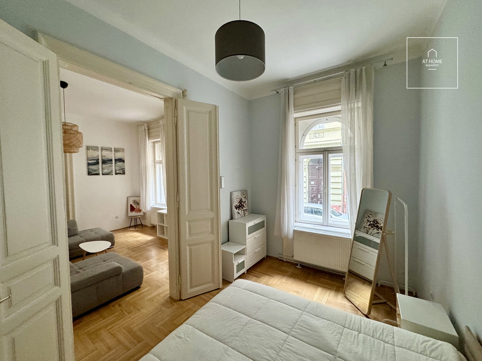 Pet-Friendly 3-Bedroom Apartment for Long-Term Rent in District VI