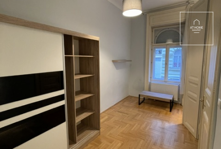 Pet-Friendly 3-Bedroom Apartment for Long-Term Rent in District VI