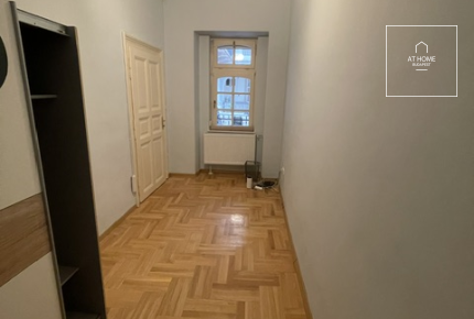 Pet-Friendly 3-Bedroom Apartment for Long-Term Rent in District VI