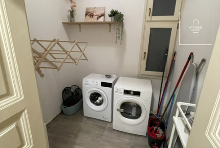 Pet-Friendly 3-Bedroom Apartment for Long-Term Rent in District VI