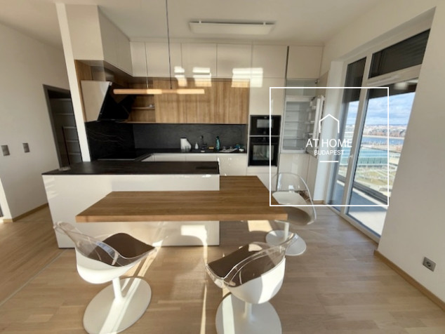 Newly built 3-bedroom apartment with panoramic views in District XI, Budapart