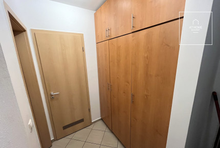 82 sqm apartment with parking space near Andrássy Avenue