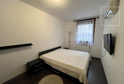 82 sqm apartment with parking space near Andrássy Avenue