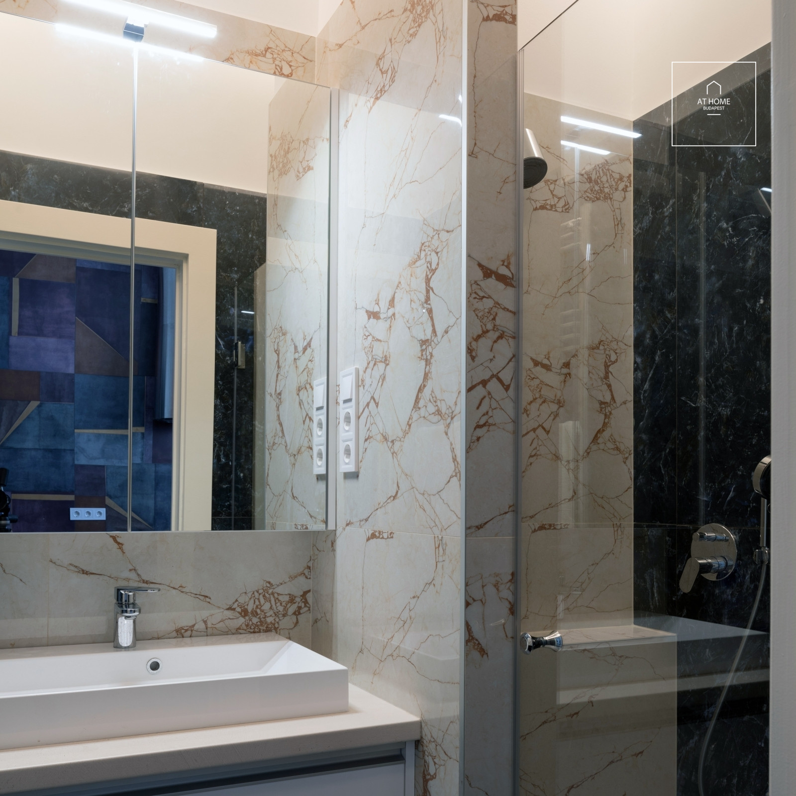 Freshly Renovated and Fully Furnished Downtown Apartment with Panoramic Views