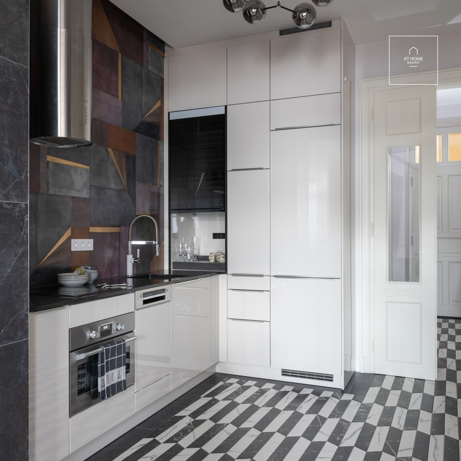 Freshly Renovated and Fully Furnished Downtown Apartment with Panoramic Views