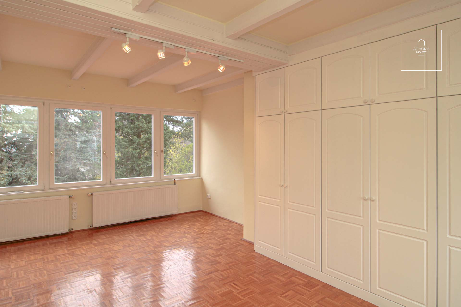 Káprázatos Önálló családi ház kiadó Budapest XII. kerület, Németvölgy