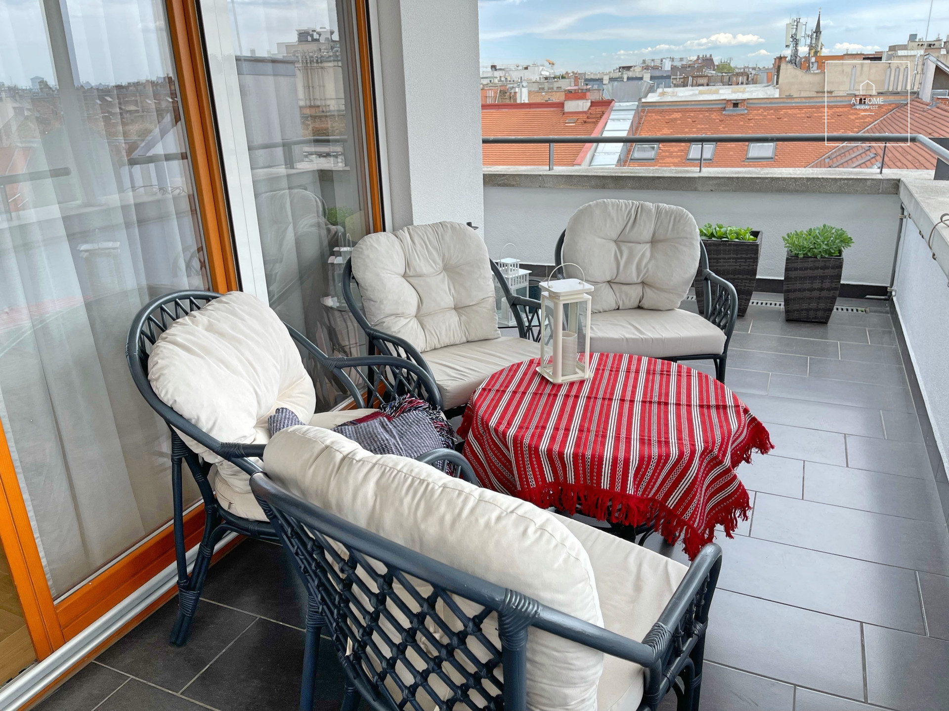 Sunny apartment for rent Budapest VI. district, Terézváros