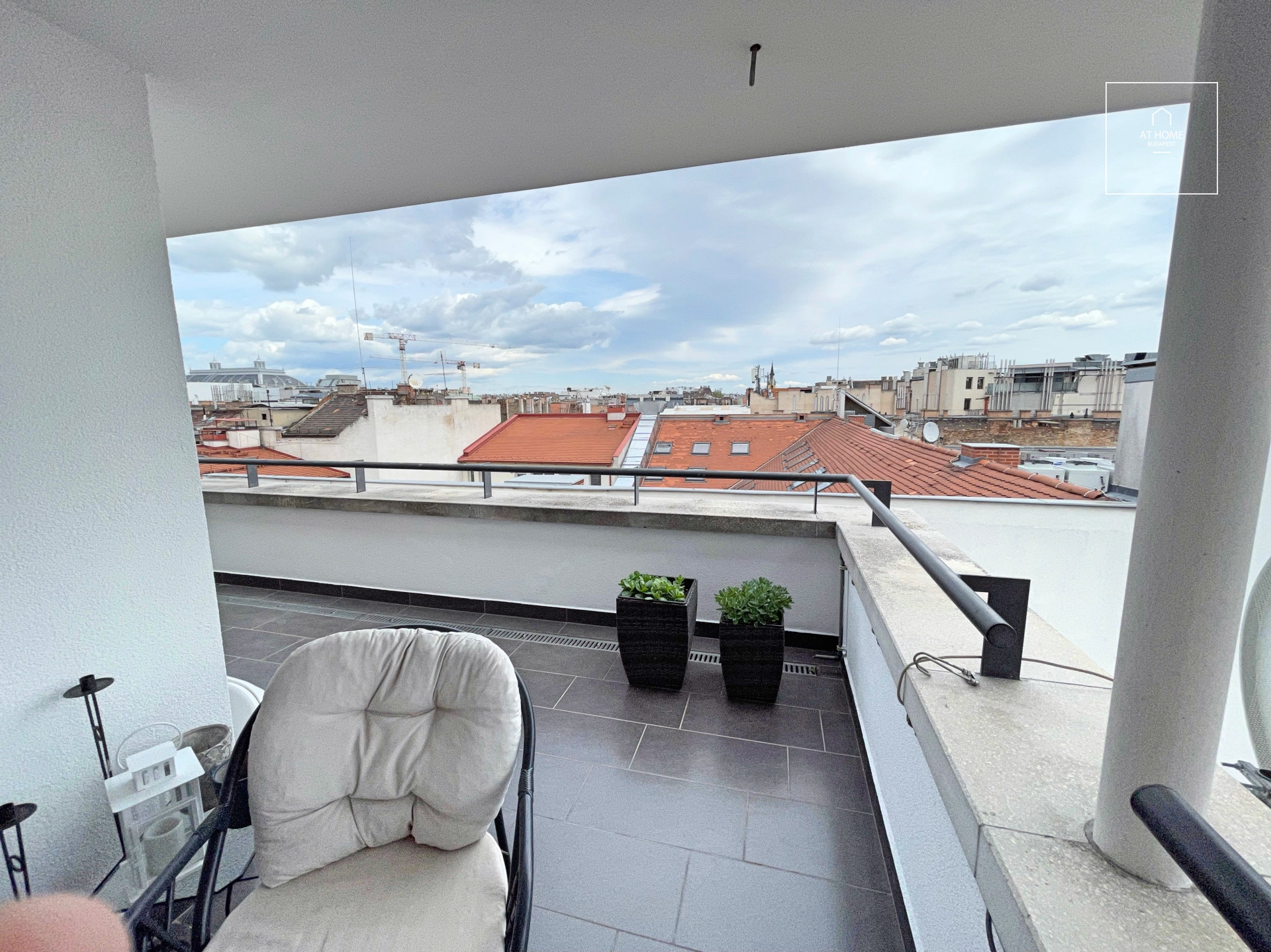 Sunny apartment for rent Budapest VI. district, Terézváros