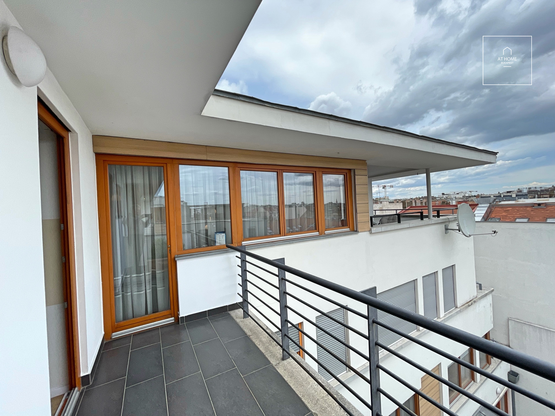 Sunny apartment for rent Budapest VI. district, Terézváros