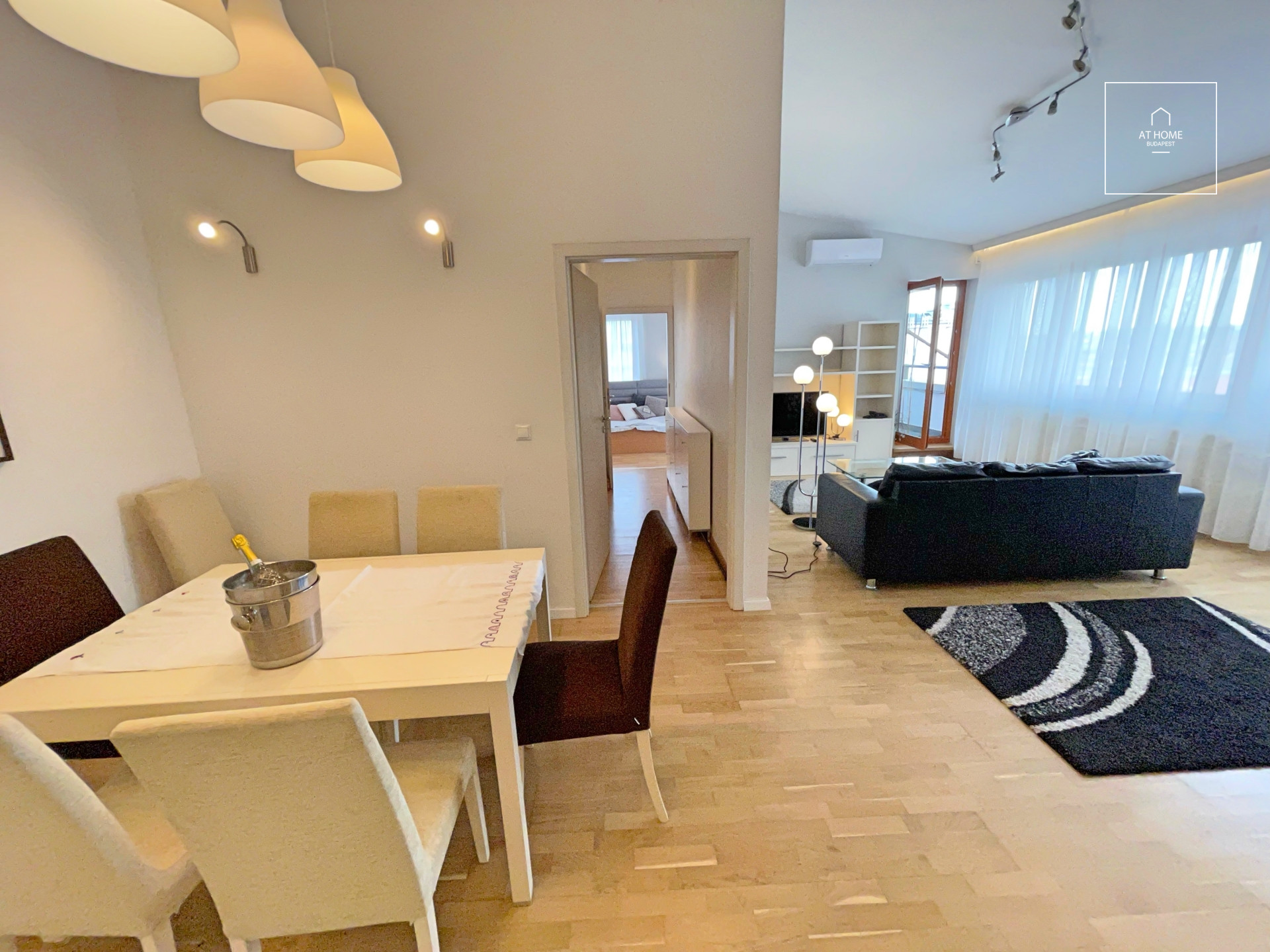 Sunny apartment for rent Budapest VI. district, Terézváros