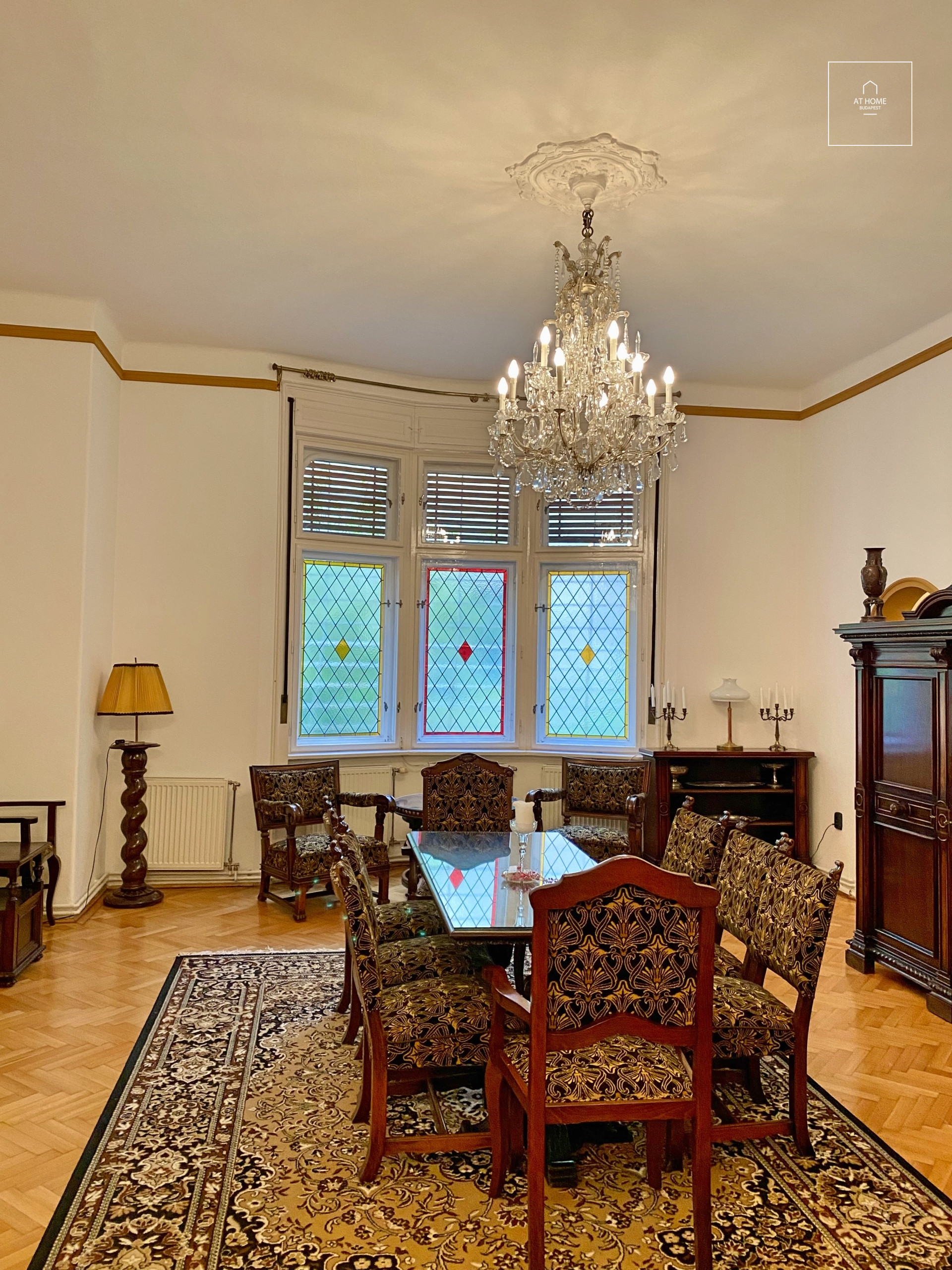 Elegant historic villa Apartment for Rent in Rézmál – Also Suitable as an Office