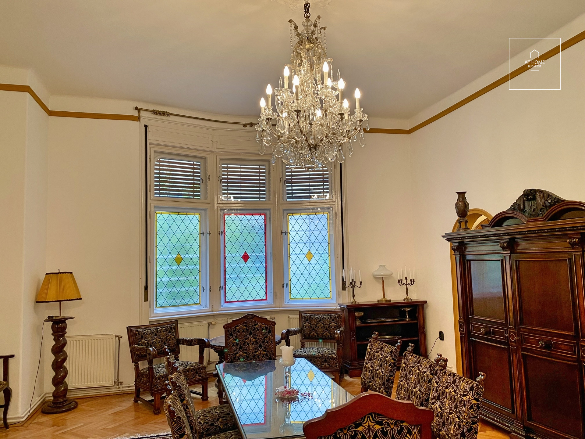 Elegant historic villa Apartment for Rent in Rézmál – Also Suitable as an Office