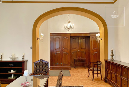 Elegant historic villa Apartment for Rent in Rézmál – Also Suitable as an Office