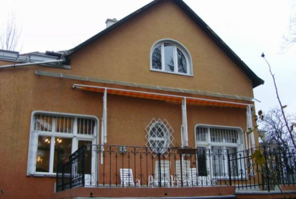 Elegant historic villa Apartment for Rent in Rézmál – Also Suitable as an Office