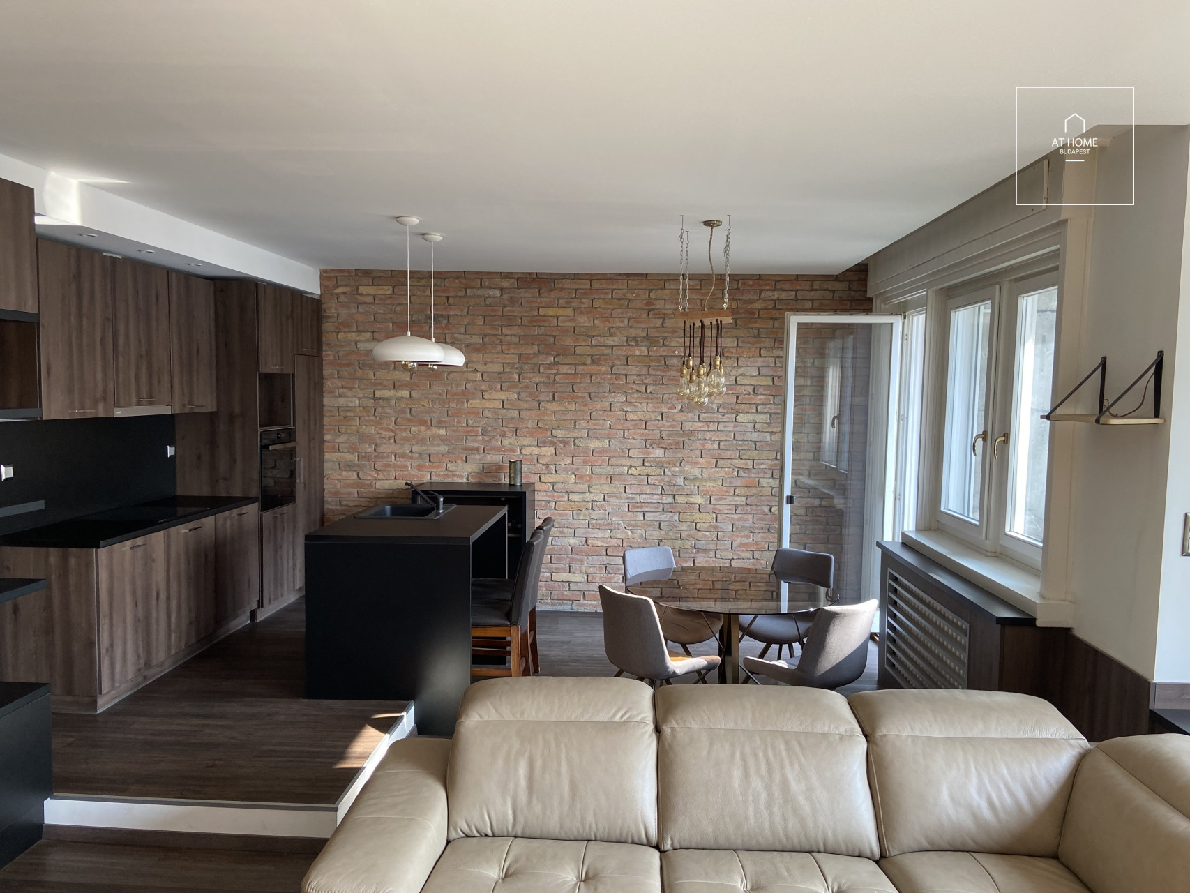 Premium one-bedroom apartment available for rent in Budapest, 5th district, Downtown