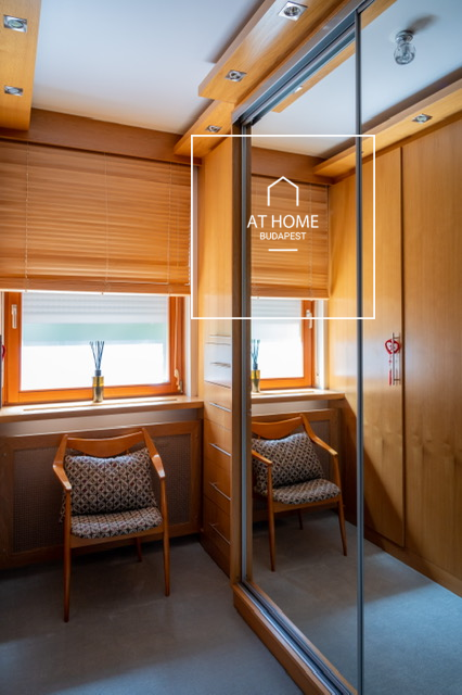 150nm-es első emeleti 3 hálószobás lakás parkolóhellyel a XII. kerületben