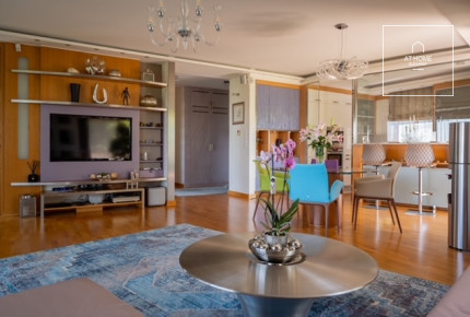 160 sqm First-Floor Apartment with 2 Bedrooms and Parking in District XII