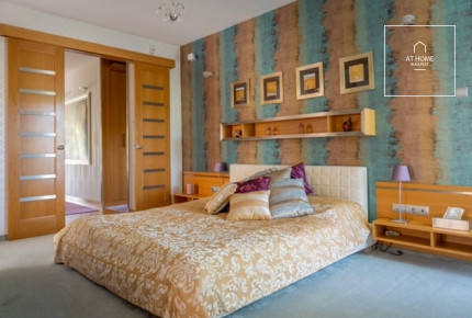 160 sqm First-Floor Apartment with 2 Bedrooms and Parking in District XII
