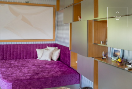 160 sqm First-Floor Apartment with 2 Bedrooms and Parking in District XII